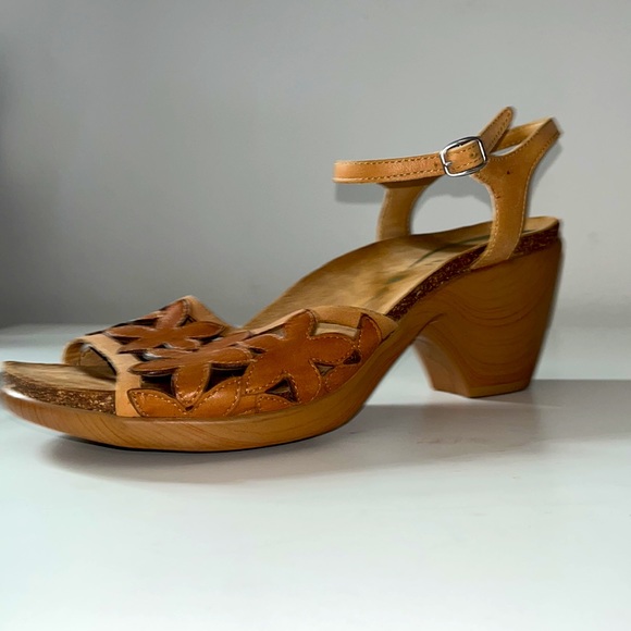 Dansko | Coquette Sandals - Women's | Wooden chunky heel Boho Floral | EUR 39 - Picture 2 of 11